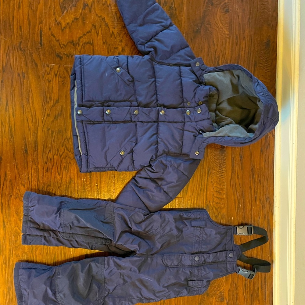 Boys size 3t Baby Gap ski jacket and matching bibs.
